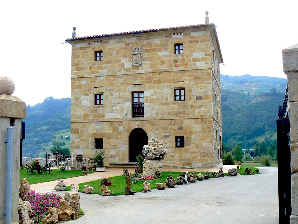 Posada Ribera Del Pas Iruz ภายนอก รูปภาพ